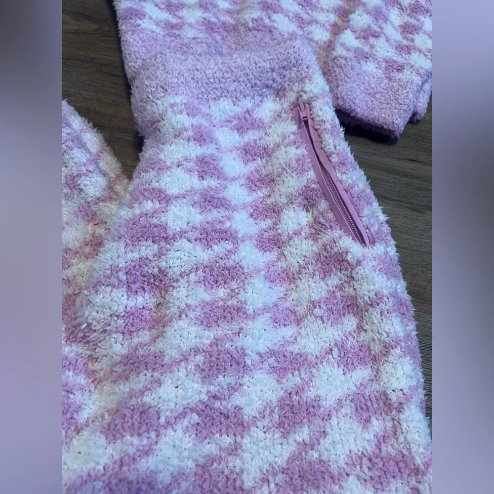 SKIMS Pink and White Pajama Set - Picture 5 of 15